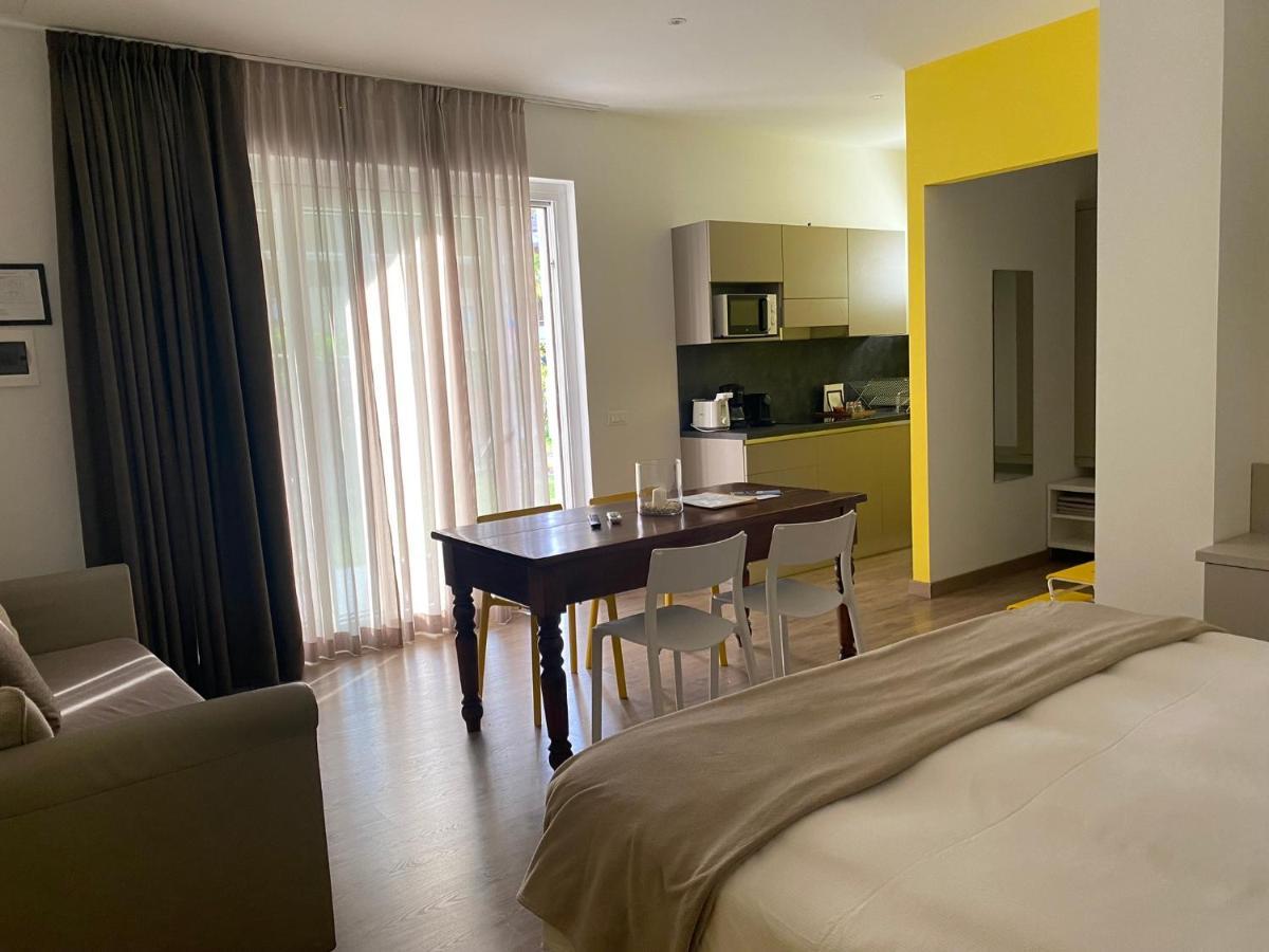 Regina E Oriente Apartment Baveno Bagian luar foto