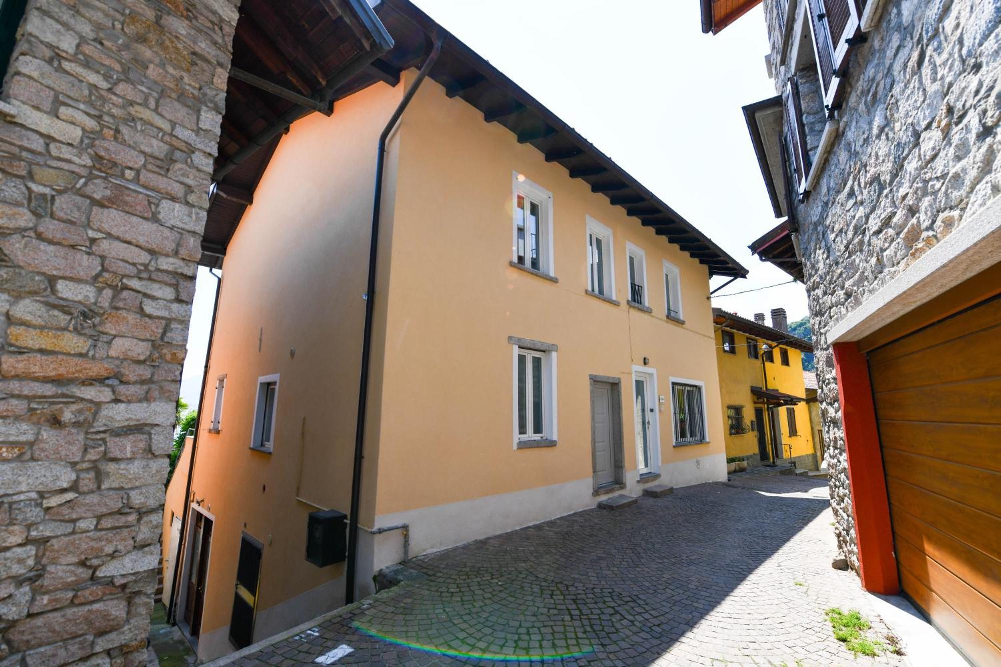 Regina E Oriente Apartment Baveno Bagian luar foto