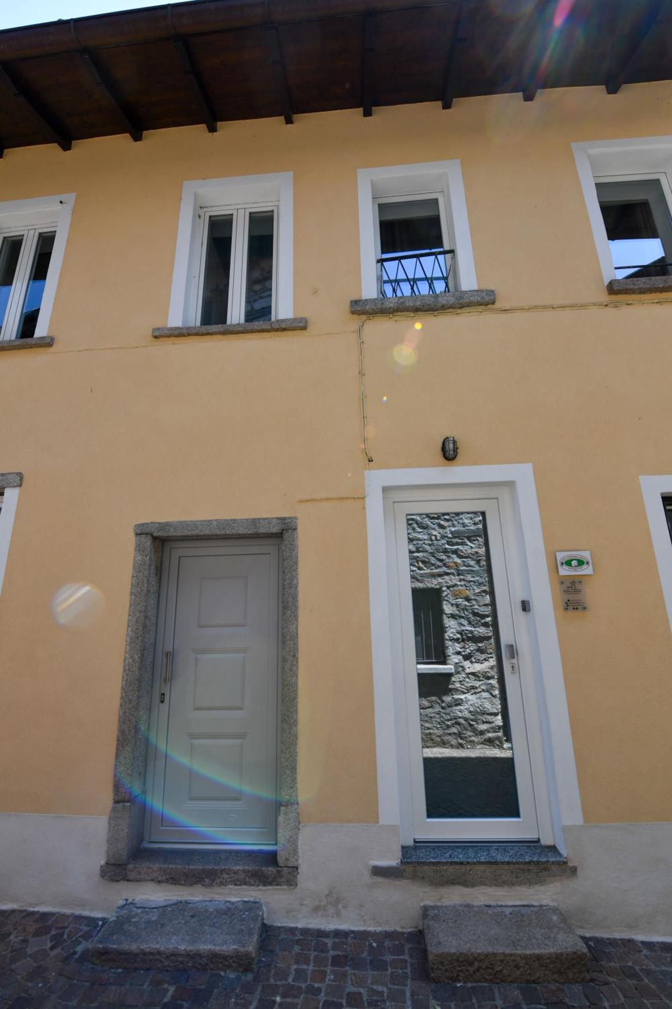 Regina E Oriente Apartment Baveno Bagian luar foto