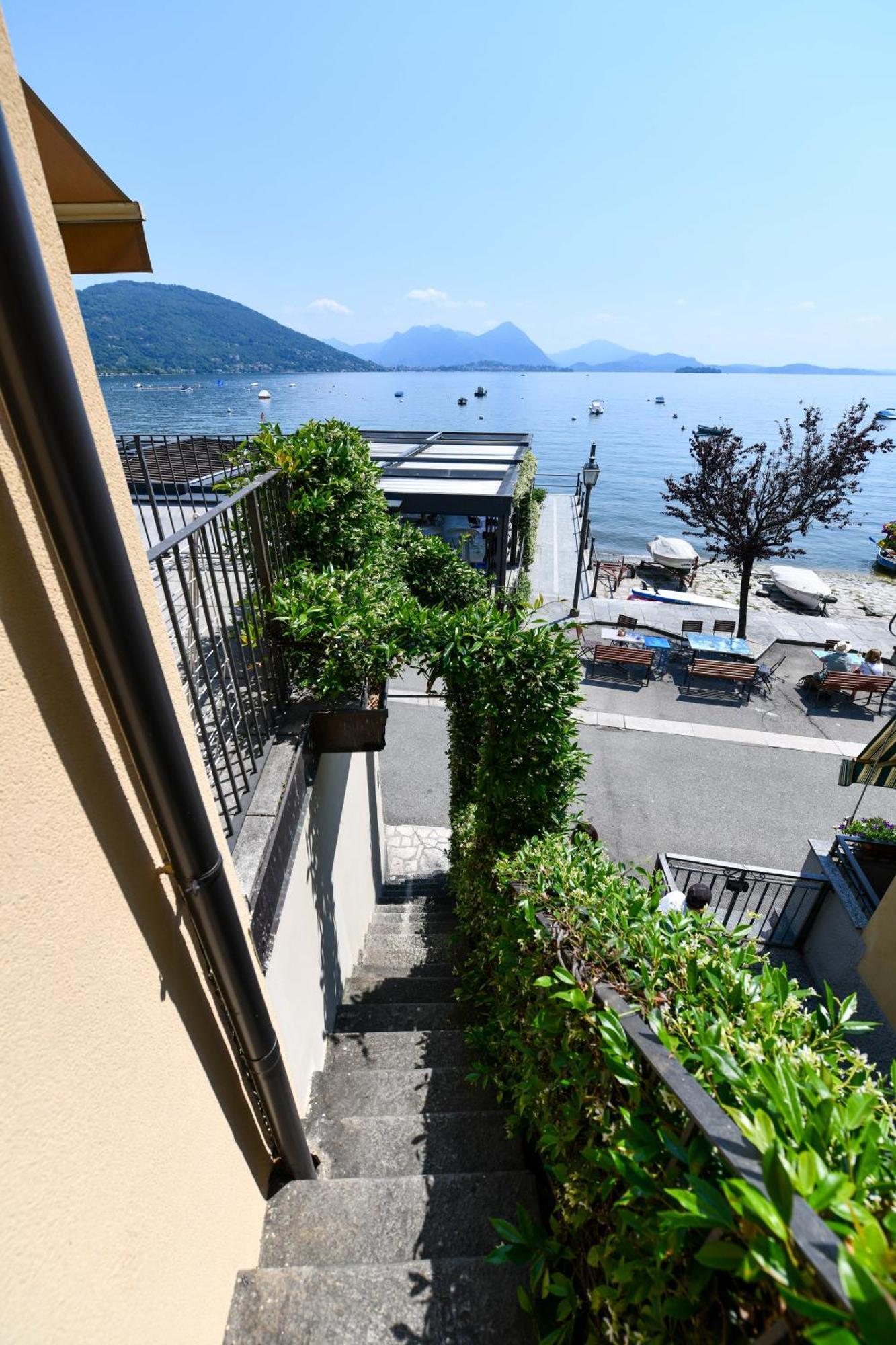 Regina E Oriente Apartment Baveno Bagian luar foto